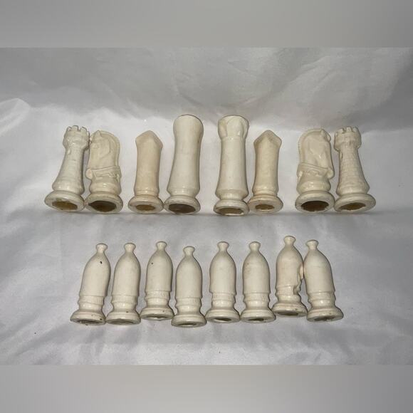 VTG DUNCAN MEDIEVAL CHESS SET GLAZED TURQUOISE WHITE CERAMIC COMPLETE 32 PIECES - Picture 5 of 16